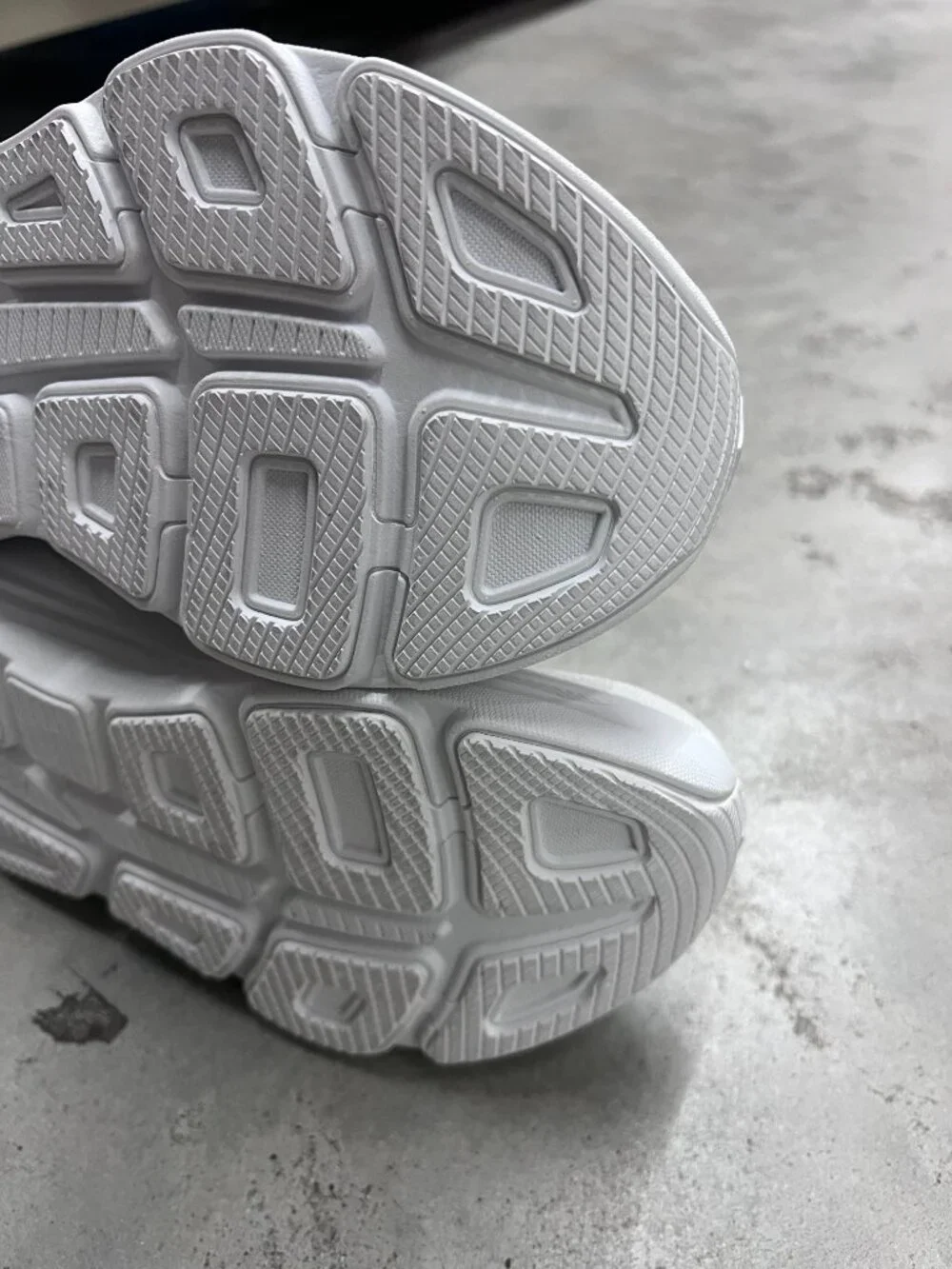 Hoka One One Bondi 9 White Running Shoe's Women's Size 6 1162012/WWH - Used
